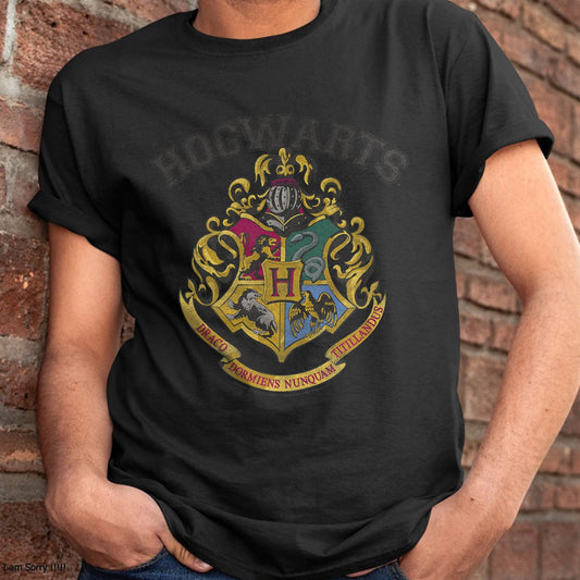 Christmas Shirts for Family, Funny christmas shirts, Christmas Unisex T-Shirt/Hoodie/Sweatshirt HLT00 - Harry Potter Hogwarts Vintage Crest Short Sleeve T-Shirt