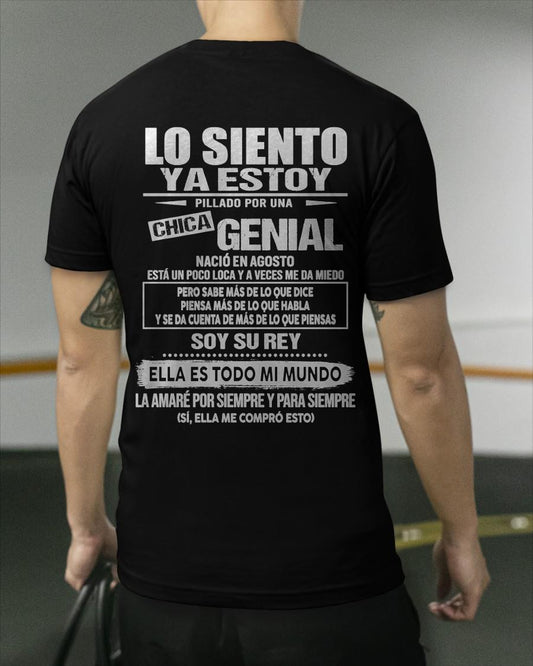 Agosto - Chica genial nació en agosto - Regalo especial para novio - Black - T08 (SKU05-80-08)