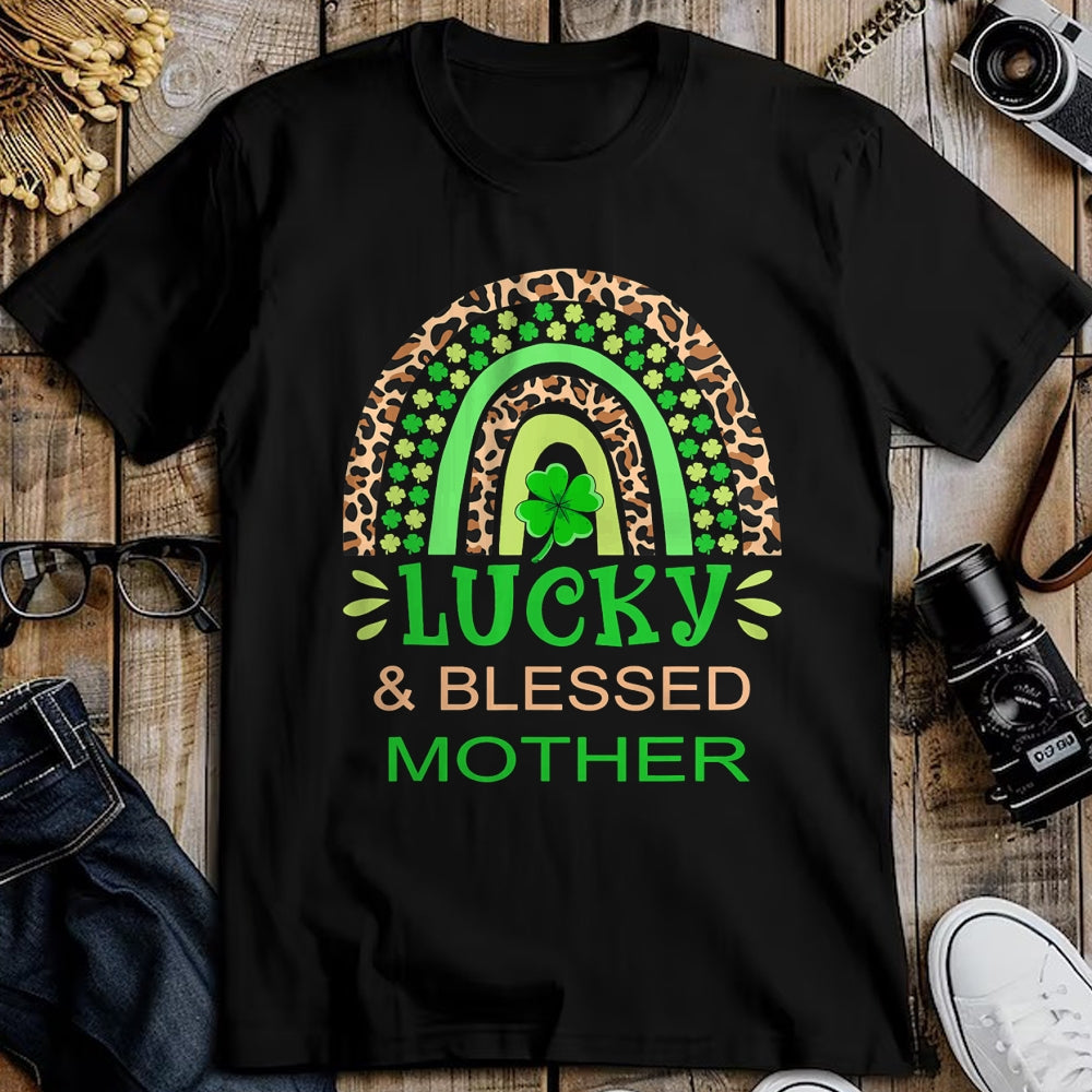 Gift for Mom Shirt, Funny Mom Unisex T-Shirt/Hoodie/Sweatshirt HLT00 - One Lucky Mom St. Patricks Day Blessed Mother Mama T-Shirt
