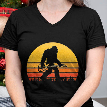 Guitar Lover Shirt, Funny Guitar UnisexT-Shirt/Hoodie/Sweatshirt HLT00 - Retro Bigfoot Guitar T-Shirt, Vintage Sasquatch Rocker Tee T-Shirt, Men, Black, 3X-Large