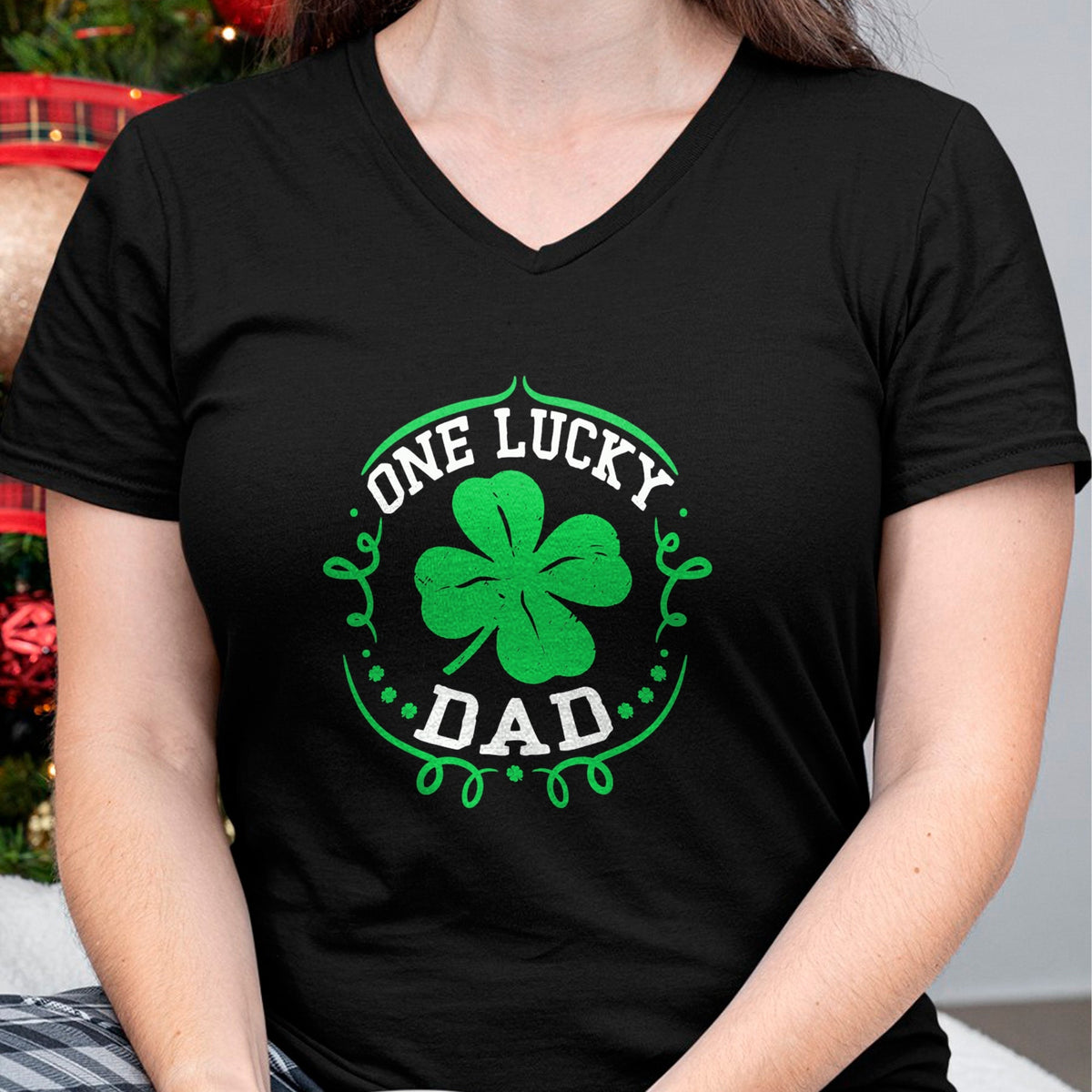 Gift for Dad Shirt, Funny Dad Unisex T-Shirt/Hoodie/Sweatshirt HLT00 – Mens One Lucky Dad Shirt Funny St Patricks Day Gift For Daddy Men T-Shirt