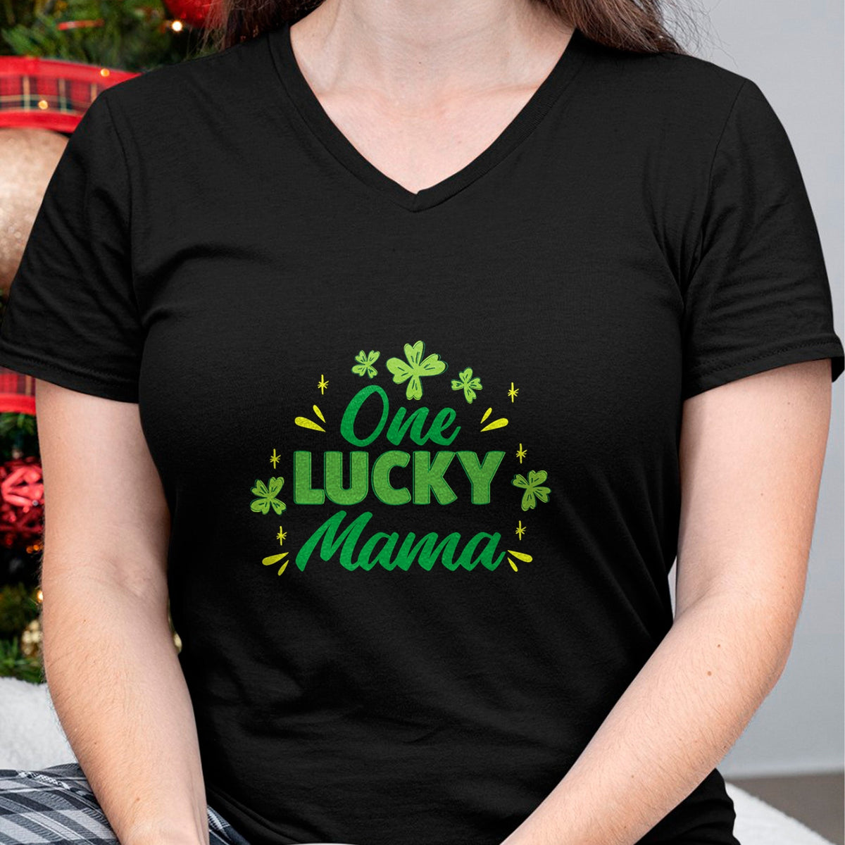 Gift for Mom Shirt, Funny Mom Unisex T-Shirt/Hoodie/Sweatshirt HLT00 - One Lucky Mama, St Patrick_s Day Mom T-Shirt