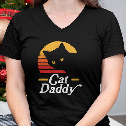 Gift for Dad Shirt, Funny Dad Unisex T-Shirt/Hoodie/Sweatshirt HLT00 – Cat Daddy Vintage Eighties Style Cat Retro Distressed T-Shirt