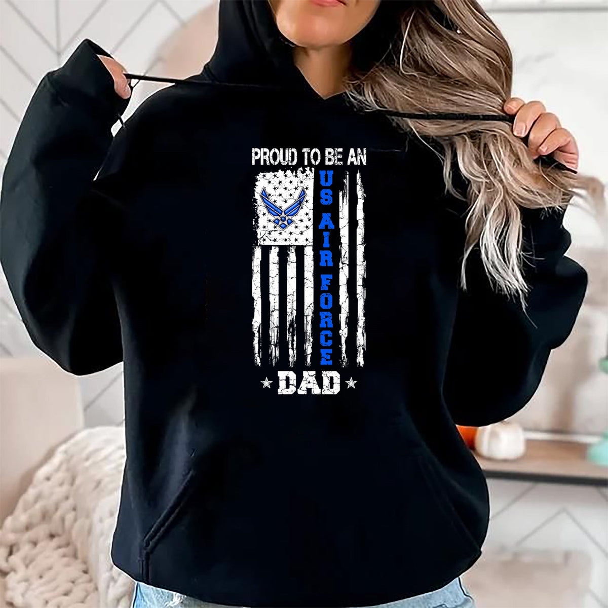 Gift for Dad Shirt, Funny Dad Unisex T-Shirt/Hoodie/Sweatshirt HLT00 – Vintage USA Flag Proud To Be An US Air Force Dad T-Shirt