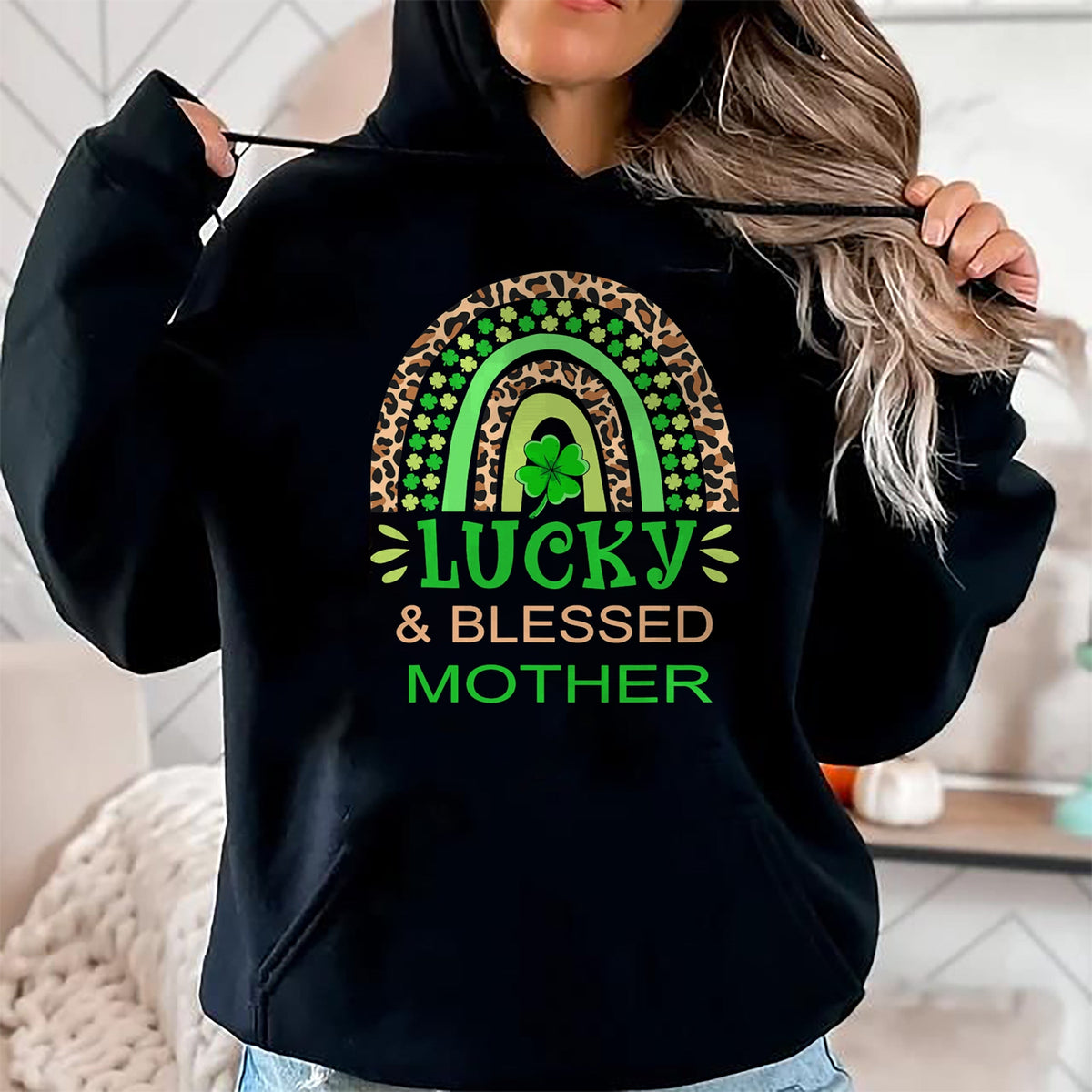 Gift for Mom Shirt, Funny Mom Unisex T-Shirt/Hoodie/Sweatshirt HLT00 - One Lucky Mom St. Patricks Day Blessed Mother Mama T-Shirt