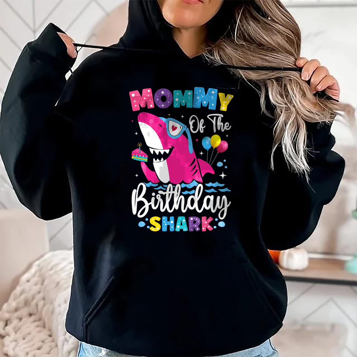 Gift for Mom Shirt, Funny Mom Unisex T-Shirt/Hoodie/Sweatshirt HLT00 - Mommy of the Shark Birthday Mom Matching Family T-Shirt