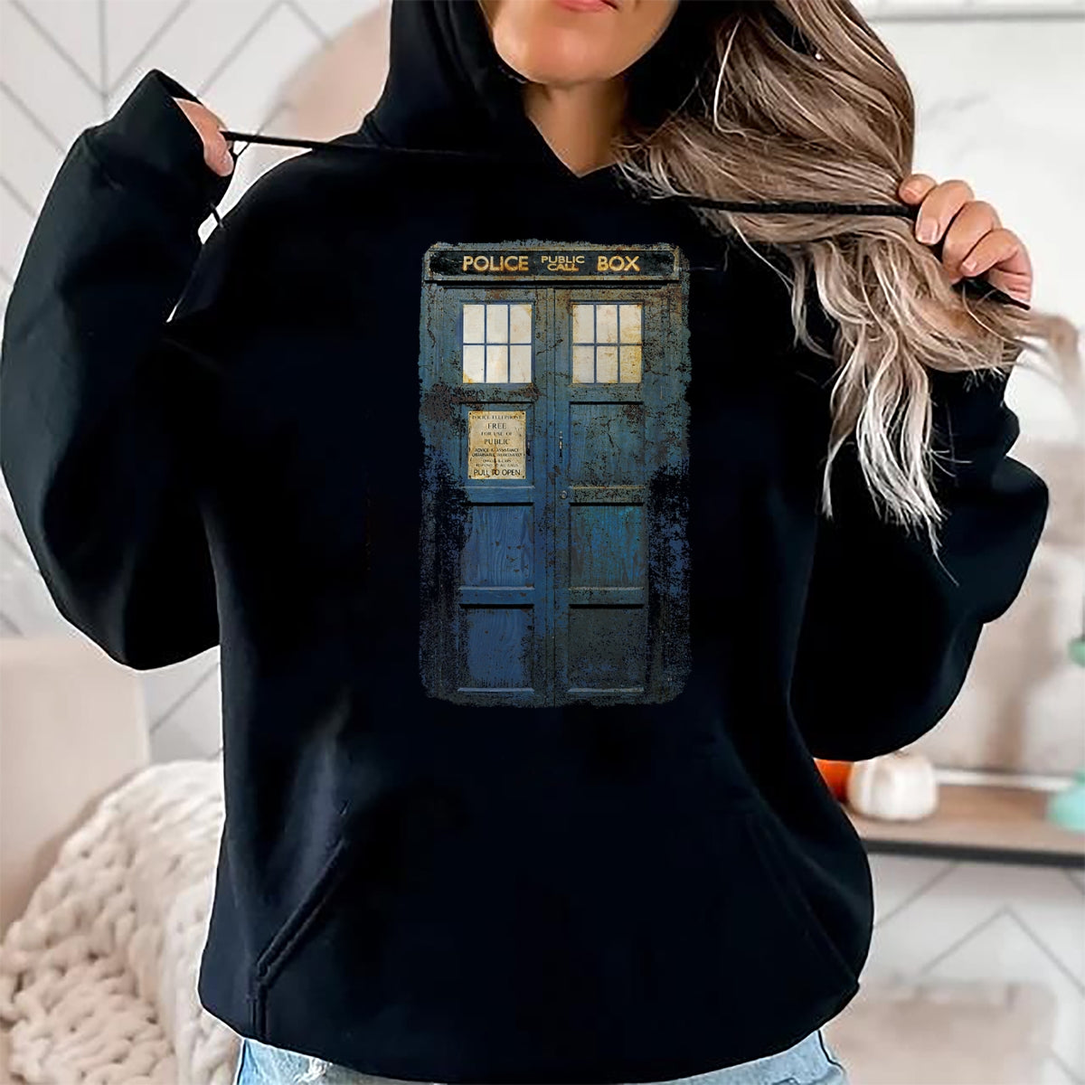 Best Doctor Shirt, Funny Doctor UnisexT-Shirt/Hoodie/Sweatshirt HLT00 - Cosplay Tardis Distressed Time-Traveller Sci-Fan T-Shirt